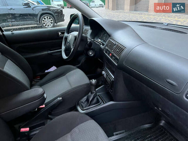 Фольксваген Гольф 2003 у Вінниці на Automoto.ua Чорний Фольксваген Гольф, об'ємом двигуна 1.39 л та пробігом 190 тис. км за 4000 $, фото 11 на Automoto.ua