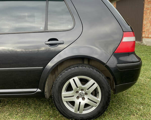 Черный Фольксваген Гольф, объемом двигателя 1.39 л и пробегом 273 тыс. км за 4299 $, фото 19 на Automoto.ua