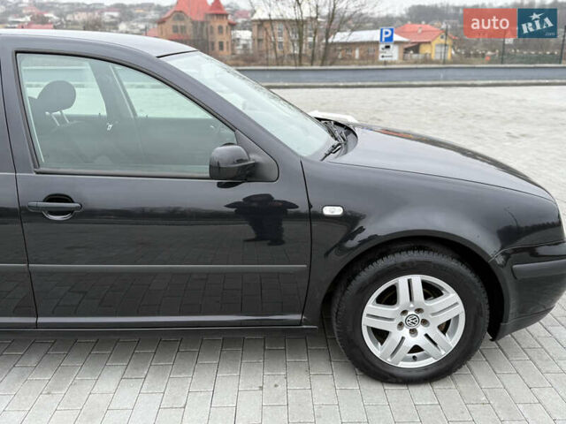 Черный Фольксваген Гольф, объемом двигателя 1.6 л и пробегом 266 тыс. км за 4650 $, фото 28 на Automoto.ua