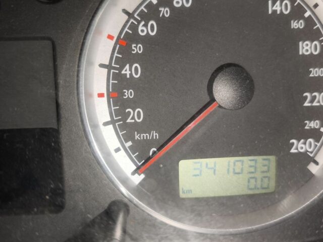 Черный Фольксваген Гольф, объемом двигателя 1.4 л и пробегом 340 тыс. км за 3500 $, фото 6 на Automoto.ua