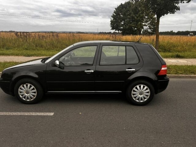 Черный Фольксваген Гольф, объемом двигателя 1.9 л и пробегом 269 тыс. км за 1275 $, фото 1 на Automoto.ua