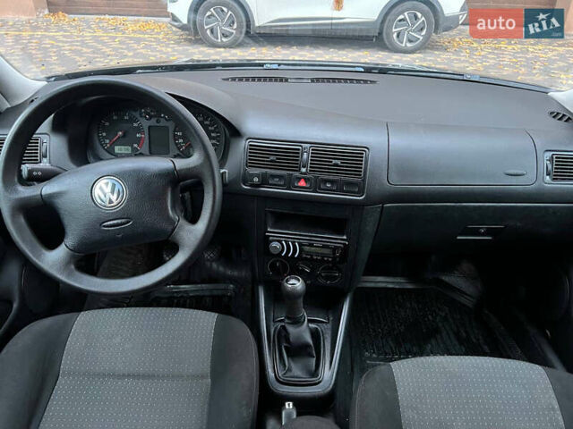 Фольксваген Гольф 2003 у Вінниці на Automoto.ua Чорний Фольксваген Гольф, об'ємом двигуна 1.39 л та пробігом 190 тис. км за 4000 $, фото 10 на Automoto.ua