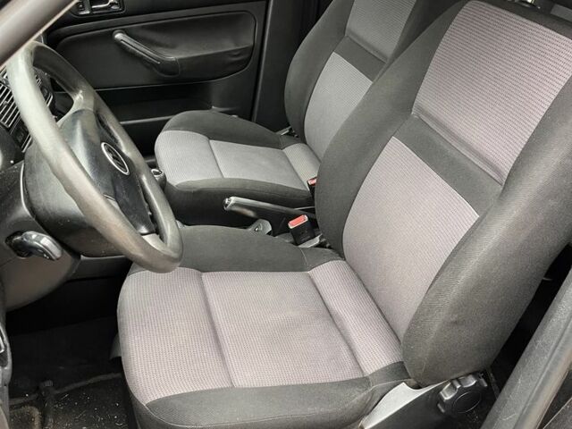 Черный Фольксваген Гольф, объемом двигателя 1.9 л и пробегом 320 тыс. км за 1890 $, фото 2 на Automoto.ua