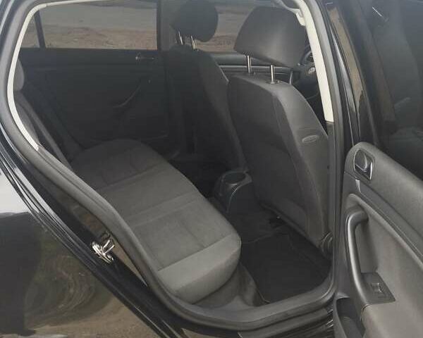 Черный Фольксваген Гольф, объемом двигателя 1.39 л и пробегом 246 тыс. км за 4450 $, фото 5 на Automoto.ua