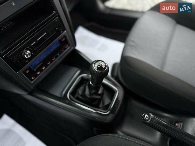 Черный Фольксваген Гольф, объемом двигателя 0 л и пробегом 187 тыс. км за 4790 $, фото 54 на Automoto.ua