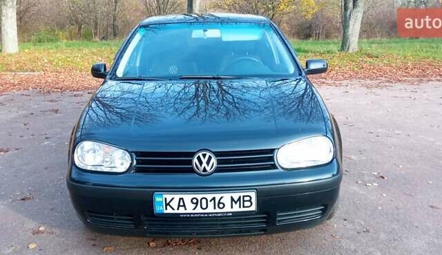 Черный Фольксваген Гольф, объемом двигателя 1.4 л и пробегом 315 тыс. км за 4800 $, фото 7 на Automoto.ua