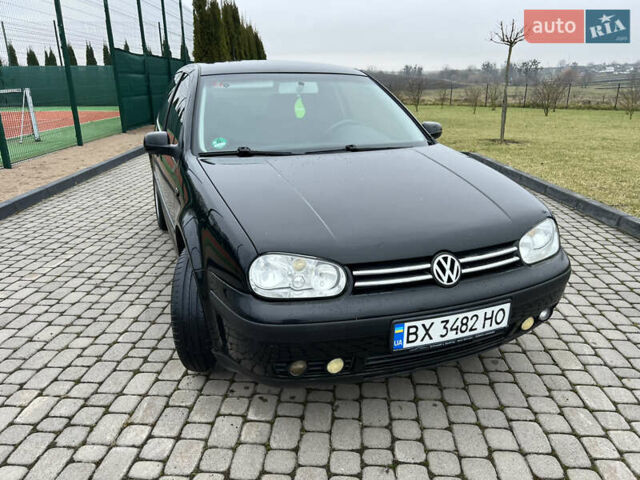 Черный Фольксваген Гольф, объемом двигателя 1.39 л и пробегом 262 тыс. км за 3800 $, фото 12 на Automoto.ua