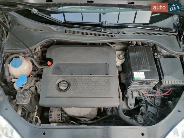 Черный Фольксваген Гольф, объемом двигателя 1.4 л и пробегом 277 тыс. км за 4800 $, фото 22 на Automoto.ua