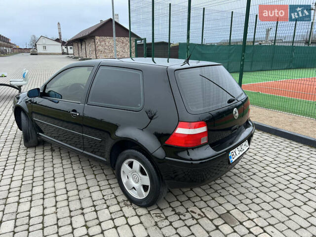 Черный Фольксваген Гольф, объемом двигателя 1.39 л и пробегом 262 тыс. км за 3800 $, фото 6 на Automoto.ua