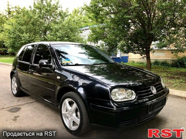 Черный Фольксваген Гольф, объемом двигателя 1.6 л и пробегом 268 тыс. км за 4700 $, фото 3 на Automoto.ua