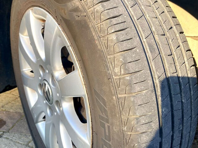 Черный Фольксваген Гольф, объемом двигателя 1.4 л и пробегом 272 тыс. км за 3890 $, фото 6 на Automoto.ua