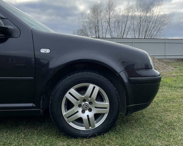 Черный Фольксваген Гольф, объемом двигателя 1.39 л и пробегом 273 тыс. км за 4299 $, фото 9 на Automoto.ua