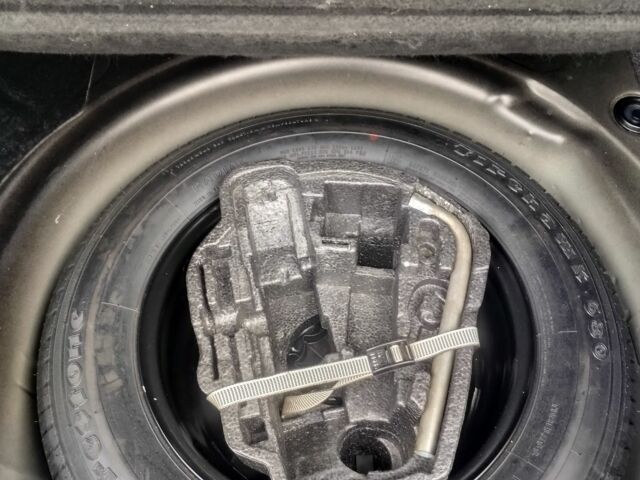 Черный Фольксваген Гольф, объемом двигателя 1.6 л и пробегом 213 тыс. км за 5300 $, фото 14 на Automoto.ua