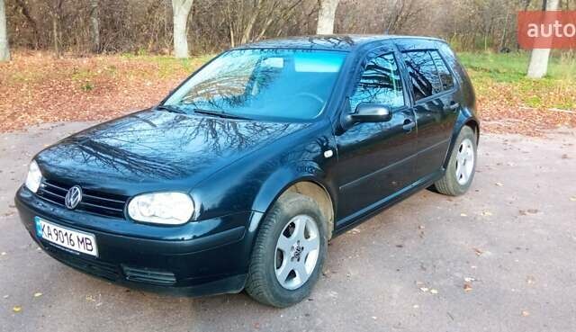 Черный Фольксваген Гольф, объемом двигателя 1.4 л и пробегом 315 тыс. км за 4800 $, фото 10 на Automoto.ua