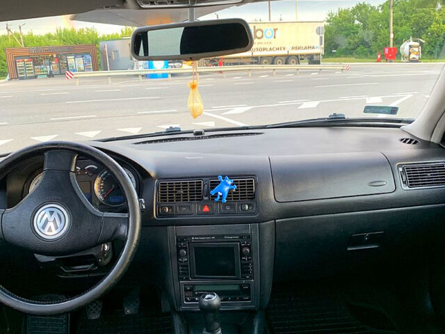 Черный Фольксваген Гольф, объемом двигателя 1.6 л и пробегом 270 тыс. км за 3900 $, фото 6 на Automoto.ua