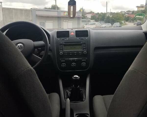 Черный Фольксваген Гольф, объемом двигателя 1.39 л и пробегом 246 тыс. км за 4450 $, фото 7 на Automoto.ua