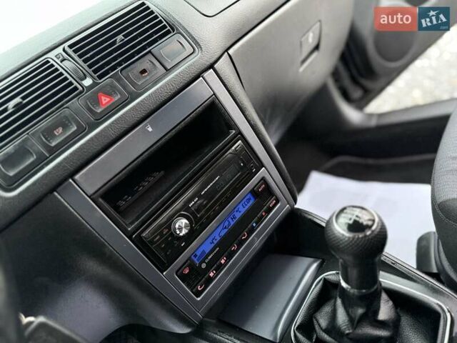 Черный Фольксваген Гольф, объемом двигателя 0 л и пробегом 187 тыс. км за 4790 $, фото 52 на Automoto.ua