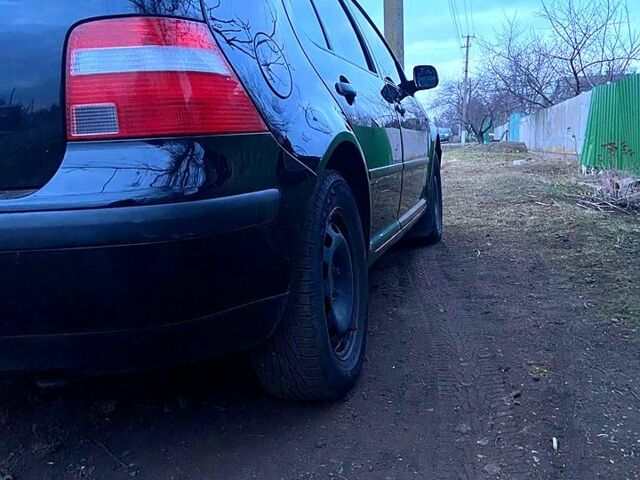 Черный Фольксваген Гольф, объемом двигателя 1.4 л и пробегом 226 тыс. км за 5399 $, фото 5 на Automoto.ua