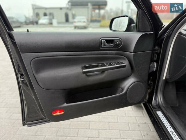 Черный Фольксваген Гольф, объемом двигателя 1.6 л и пробегом 266 тыс. км за 4650 $, фото 34 на Automoto.ua