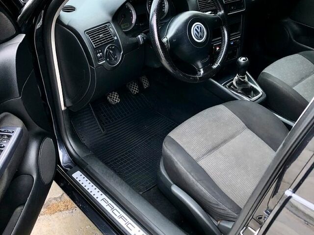 Черный Фольксваген Гольф, объемом двигателя 1.6 л и пробегом 268 тыс. км за 4700 $, фото 4 на Automoto.ua