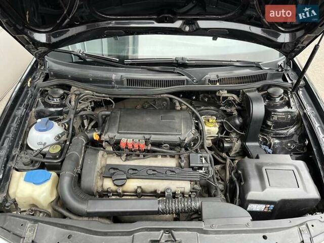 Чорний Фольксваген Гольф, об'ємом двигуна 1.4 л та пробігом 193 тис. км за 4700 $, фото 26 на Automoto.ua