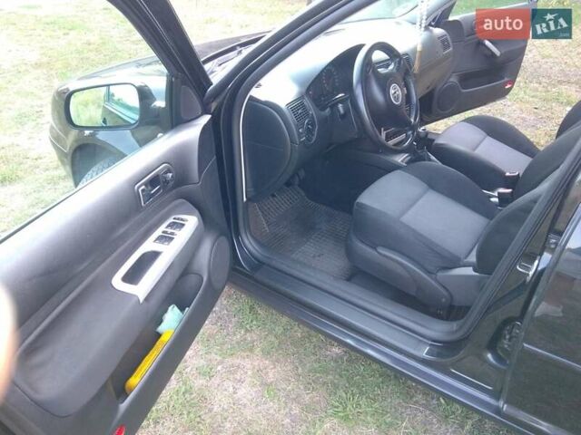 Черный Фольксваген Гольф, объемом двигателя 1.6 л и пробегом 210 тыс. км за 4300 $, фото 18 на Automoto.ua