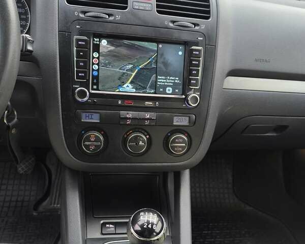 Чорний Фольксваген Гольф, об'ємом двигуна 1.6 л та пробігом 330 тис. км за 4900 $, фото 72 на Automoto.ua