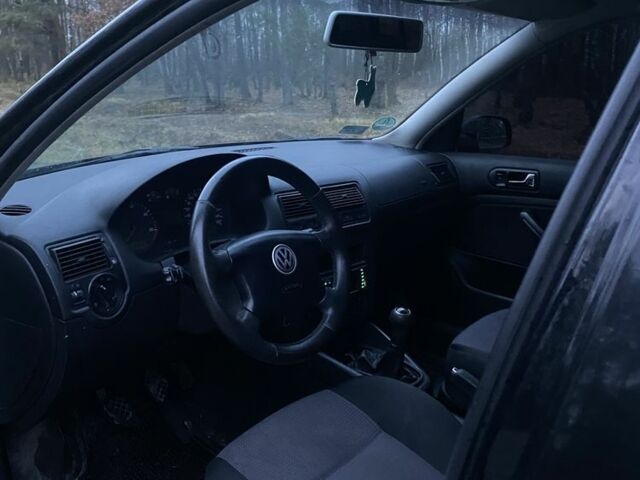 Черный Фольксваген Гольф, объемом двигателя 1.9 л и пробегом 340 тыс. км за 2300 $, фото 5 на Automoto.ua