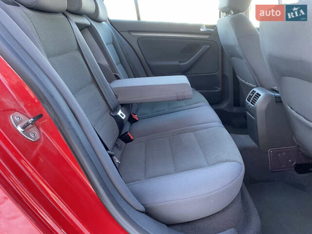 Черный Фольксваген Гольф, объемом двигателя 1.6 л и пробегом 231 тыс. км за 5150 $, фото 21 на Automoto.ua