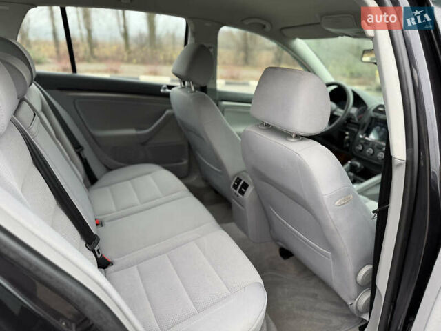 Чорний Фольксваген Гольф, об'ємом двигуна 1.6 л та пробігом 220 тис. км за 6250 $, фото 39 на Automoto.ua