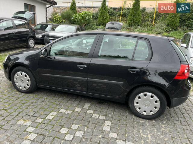 Черный Фольксваген Гольф, объемом двигателя 1.6 л и пробегом 211 тыс. км за 5400 $, фото 12 на Automoto.ua
