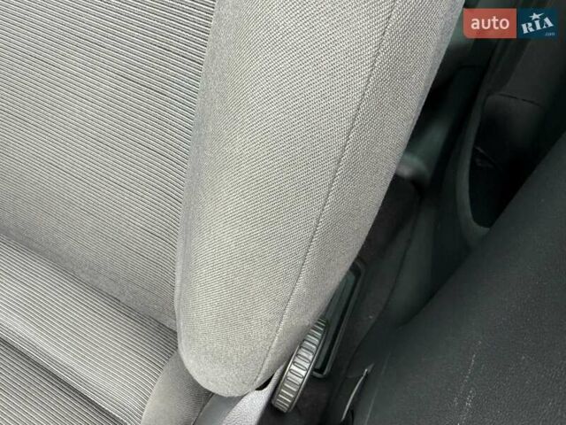 Черный Фольксваген Гольф, объемом двигателя 1.97 л и пробегом 418 тыс. км за 4650 $, фото 29 на Automoto.ua