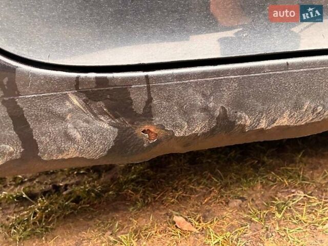 Черный Фольксваген Гольф, объемом двигателя 1.6 л и пробегом 313 тыс. км за 4600 $, фото 4 на Automoto.ua