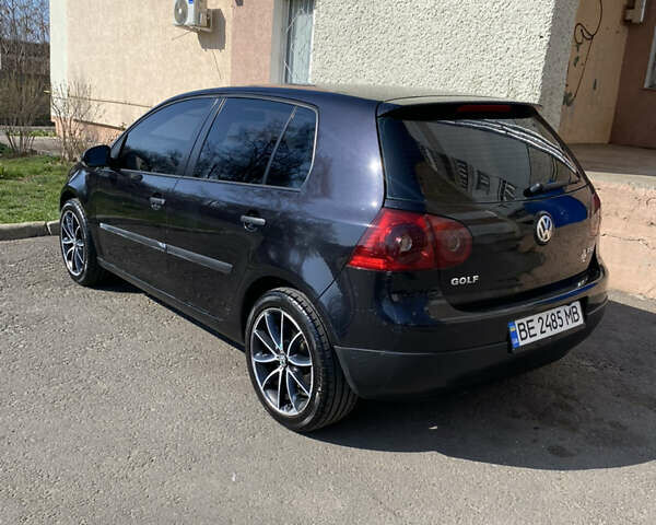 Черный Фольксваген Гольф, объемом двигателя 1.39 л и пробегом 260 тыс. км за 5500 $, фото 12 на Automoto.ua