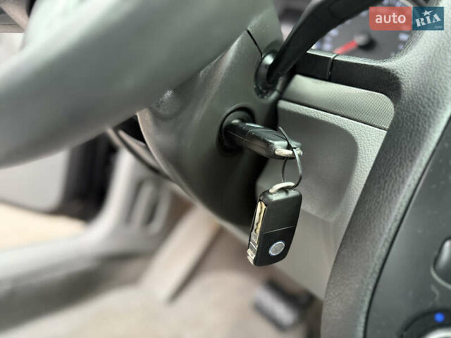 Чорний Фольксваген Гольф, об'ємом двигуна 1.6 л та пробігом 220 тис. км за 6250 $, фото 44 на Automoto.ua