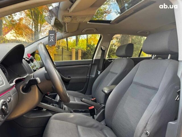 Черный Фольксваген Гольф, объемом двигателя 1.4 л и пробегом 214 тыс. км за 5490 $, фото 19 на Automoto.ua