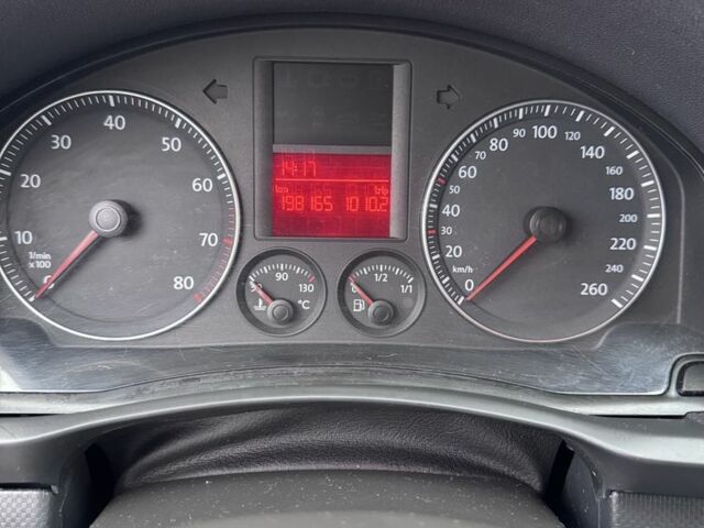 Чорний Фольксваген Гольф, об'ємом двигуна 1.6 л та пробігом 198 тис. км за 5100 $, фото 16 на Automoto.ua