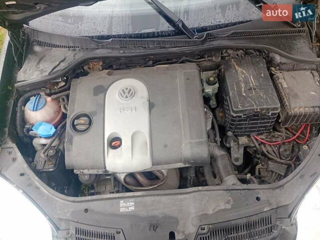 Фольксваген Гольф 2004 у Яворове на Automoto.ua Чорний Фольксваген Гольф, об'ємом двигуна 1.4 л та пробігом 180 тис. км за 3000 $, фото 5 на Automoto.ua