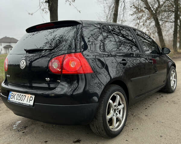 Чорний Фольксваген Гольф, об'ємом двигуна 1.6 л та пробігом 200 тис. км за 5200 $, фото 5 на Automoto.ua