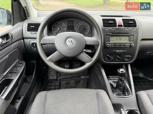 Черный Фольксваген Гольф, объемом двигателя 1.97 л и пробегом 418 тыс. км за 4650 $, фото 47 на Automoto.ua