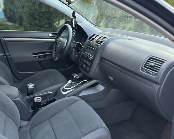 Черный Фольксваген Гольф, объемом двигателя 1.98 л и пробегом 313 тыс. км за 6200 $, фото 21 на Automoto.ua