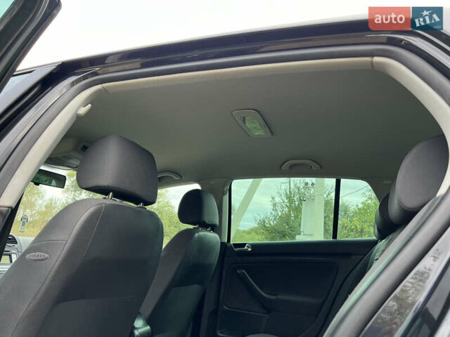 Черный Фольксваген Гольф, объемом двигателя 1.4 л и пробегом 175 тыс. км за 4900 $, фото 22 на Automoto.ua