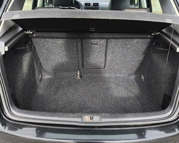 Фольксваген Гольф 2004 в Сторожинце на Automoto.ua Черный Фольксваген Гольф, объемом двигателя 1.6 л и пробегом 307 тыс. км за 5850 $, фото 10 на Automoto.ua