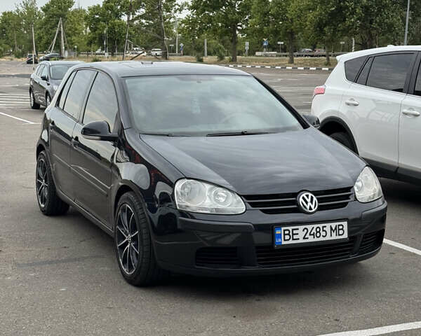 Черный Фольксваген Гольф, объемом двигателя 1.39 л и пробегом 260 тыс. км за 5500 $, фото 1 на Automoto.ua