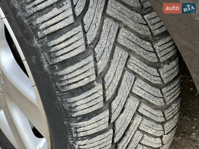 Черный Фольксваген Гольф, объемом двигателя 1.4 л и пробегом 175 тыс. км за 4900 $, фото 15 на Automoto.ua