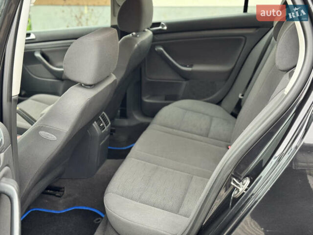 Черный Фольксваген Гольф, объемом двигателя 1.4 л и пробегом 197 тыс. км за 4999 $, фото 27 на Automoto.ua