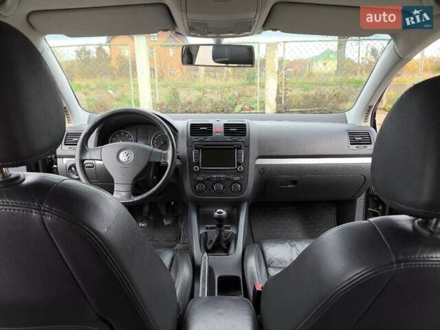 Фольксваген Гольф 2004 в Сторожинце на Automoto.ua Черный Фольксваген Гольф, объемом двигателя 1.6 л и пробегом 307 тыс. км за 5850 $, фото 21 на Automoto.ua