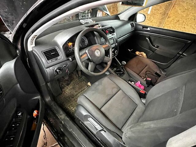 Черный Фольксваген Гольф, объемом двигателя 1.4 л и пробегом 0 тыс. км за 5000 $, фото 5 на Automoto.ua