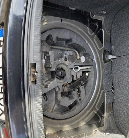 Черный Фольксваген Гольф, объемом двигателя 1.6 л и пробегом 245 тыс. км за 5400 $, фото 19 на Automoto.ua