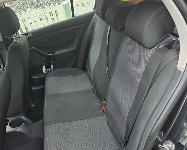 Чорний Фольксваген Гольф, об'ємом двигуна 1.6 л та пробігом 193 тис. км за 6000 $, фото 6 на Automoto.ua